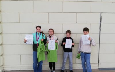 Unsere Kids zeigen im Mathe-Mix-Doppel groß auf