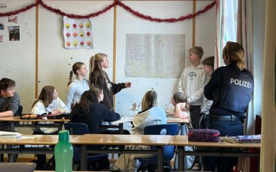 Sicher feiern will gelernt sein: Polizei-Workshop in der 4b